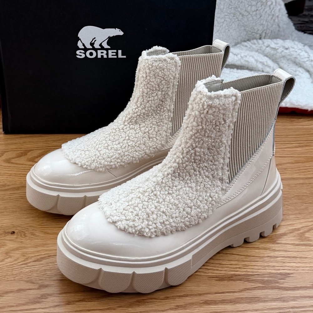 Sorel NIB Caribou X Waterproof Cozy Chelsea Boot (8.5)
